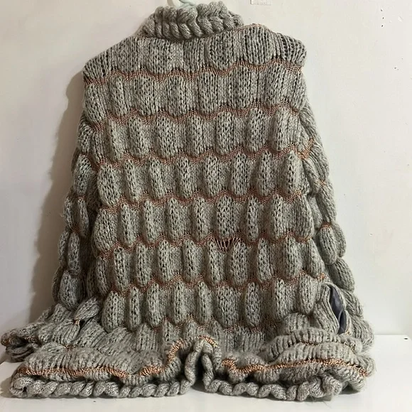 UNIF Gray and Gold Textured Knit Cardigan Size Small - Picture 4 of 5